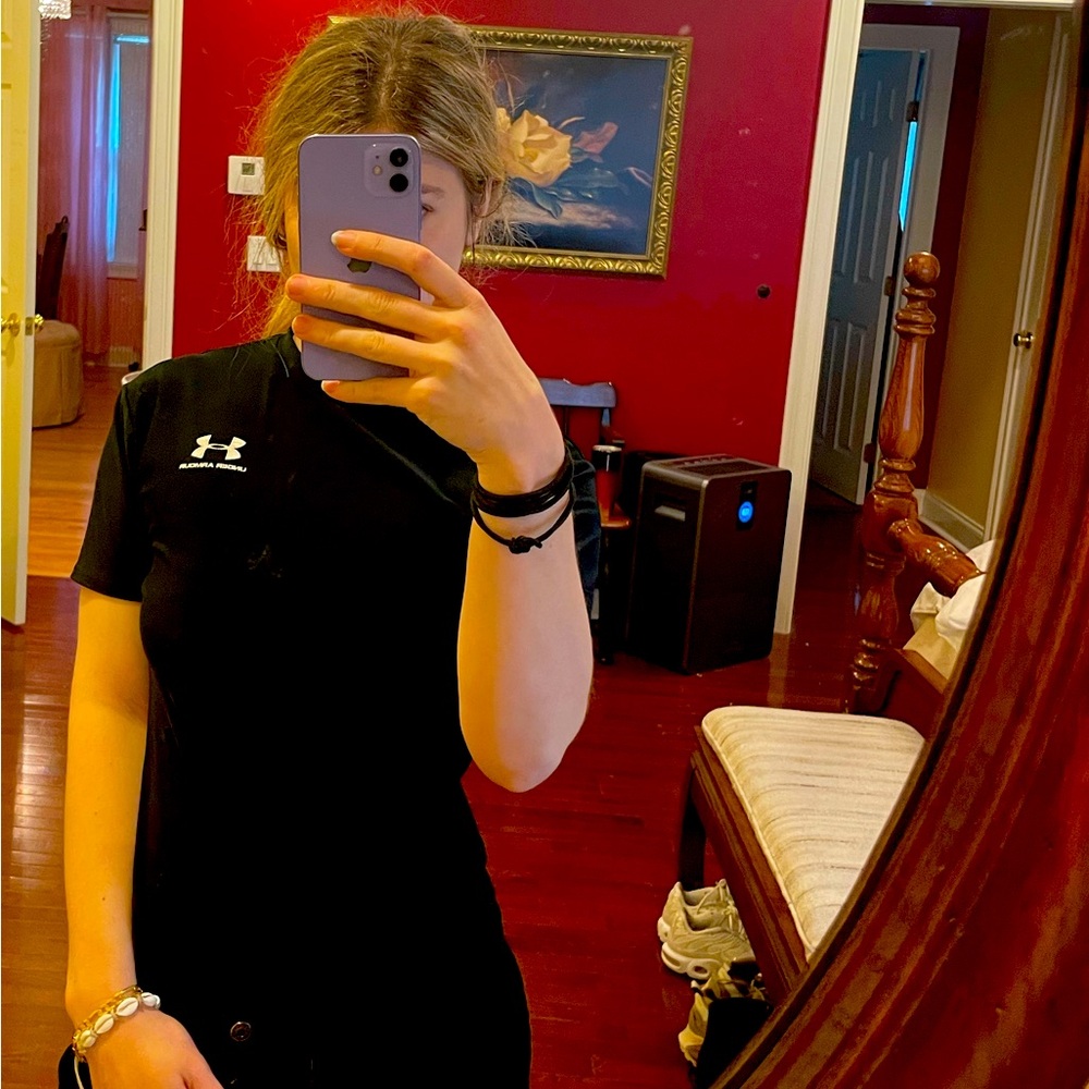 H shirt 👚 👕